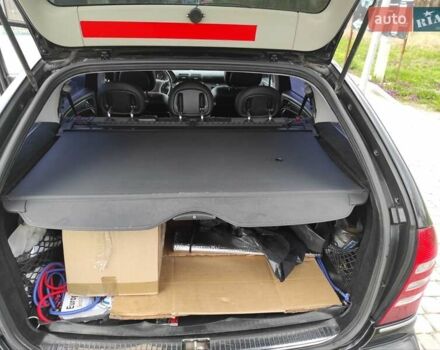 Чорний Мерседес Ц-Клас, об'ємом двигуна 1.8 л та пробігом 205 тис. км за 5850 $, фото 15 на Automoto.ua