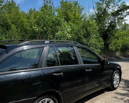 Чорний Мерседес Ц-Клас, об'ємом двигуна 2.1 л та пробігом 275 тис. км за 6400 $, фото 3 на Automoto.ua
