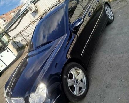 Черный Мерседес Ц-Класс, объемом двигателя 2.2 л и пробегом 350 тыс. км за 6300 $, фото 3 на Automoto.ua