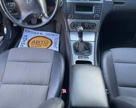 Черный Мерседес Ц-Класс, объемом двигателя 2.15 л и пробегом 283 тыс. км за 6890 $, фото 8 на Automoto.ua