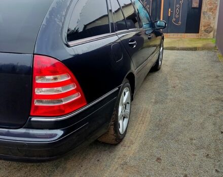 Черный Мерседес Ц-Класс, объемом двигателя 2.1 л и пробегом 460 тыс. км за 6500 $, фото 3 на Automoto.ua