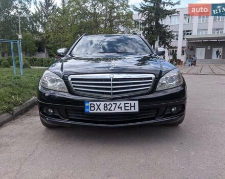 Чорний Мерседес Ц-Клас, об'ємом двигуна 2.2 л та пробігом 324 тис. км за 8000 $, фото 1 на Automoto.ua