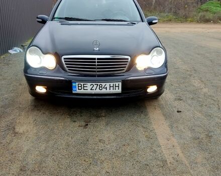 Черный Мерседес Ц-Класс, объемом двигателя 2.1 л и пробегом 460 тыс. км за 6500 $, фото 1 на Automoto.ua