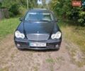 Чорний Мерседес Ц-Клас, об'ємом двигуна 2.2 л та пробігом 390 тис. км за 6400 $, фото 1 на Automoto.ua