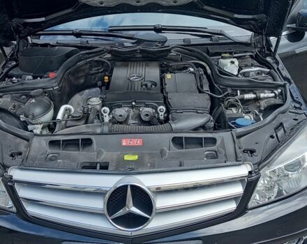 Черный Мерседес Ц-Класс, объемом двигателя 1.8 л и пробегом 199 тыс. км за 8200 $, фото 6 на Automoto.ua