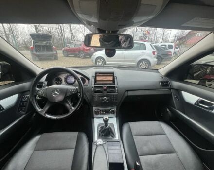 Черный Мерседес Ц-Класс, объемом двигателя 2.2 л и пробегом 279 тыс. км за 7999 $, фото 12 на Automoto.ua