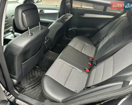 Чорний Мерседес Ц-Клас, об'ємом двигуна 1.8 л та пробігом 289 тис. км за 8500 $, фото 12 на Automoto.ua