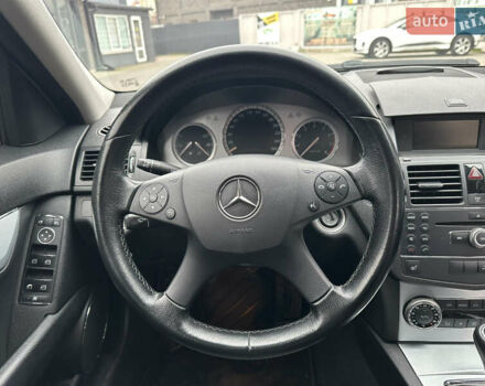 Чорний Мерседес Ц-Клас, об'ємом двигуна 1.8 л та пробігом 289 тис. км за 8500 $, фото 16 на Automoto.ua