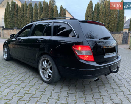 Черный Мерседес Ц-Класс, объемом двигателя 2.2 л и пробегом 425 тыс. км за 8550 $, фото 9 на Automoto.ua