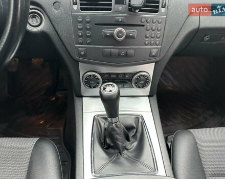 Чорний Мерседес Ц-Клас, об'ємом двигуна 1.8 л та пробігом 289 тис. км за 8500 $, фото 18 на Automoto.ua