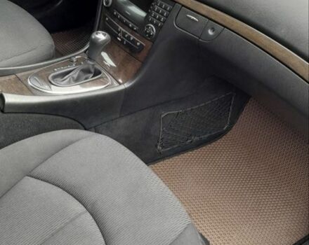 Чорний Мерседес Ц-Клас, об'ємом двигуна 2.1 л та пробігом 310 тис. км за 7200 $, фото 13 на Automoto.ua