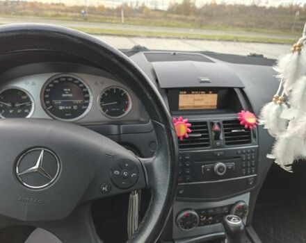 Черный Мерседес Ц-Класс, объемом двигателя 2.1 л и пробегом 310 тыс. км за 7500 $, фото 7 на Automoto.ua