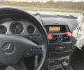 Черный Мерседес Ц-Класс, объемом двигателя 2.1 л и пробегом 310 тыс. км за 7500 $, фото 7 на Automoto.ua