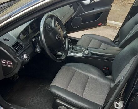 Черный Мерседес Ц-Класс, объемом двигателя 1.8 л и пробегом 199 тыс. км за 8200 $, фото 4 на Automoto.ua