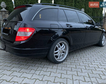 Черный Мерседес Ц-Класс, объемом двигателя 2.2 л и пробегом 425 тыс. км за 8550 $, фото 11 на Automoto.ua