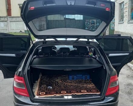 Черный Мерседес Ц-Класс, объемом двигателя 1.8 л и пробегом 199 тыс. км за 8200 $, фото 18 на Automoto.ua