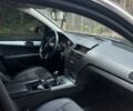 Черный Мерседес Ц-Класс, объемом двигателя 2.1 л и пробегом 420 тыс. км за 7796 $, фото 5 на Automoto.ua