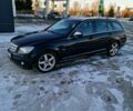 Черный Мерседес Ц-Класс, объемом двигателя 2 л и пробегом 350 тыс. км за 3800 $, фото 1 на Automoto.ua