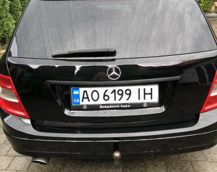 Чорний Мерседес Ц-Клас, об'ємом двигуна 2.15 л та пробігом 425 тис. км за 7999 $, фото 16 на Automoto.ua