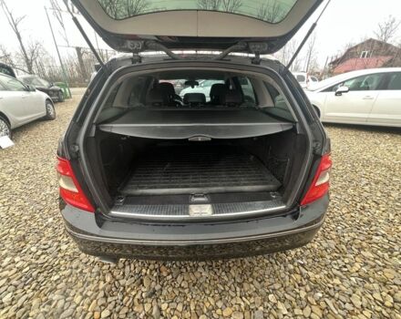 Черный Мерседес Ц-Класс, объемом двигателя 2.2 л и пробегом 279 тыс. км за 7999 $, фото 22 на Automoto.ua