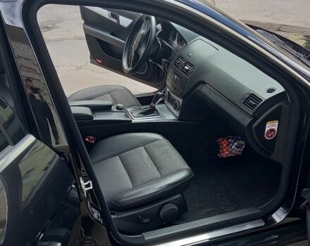 Черный Мерседес Ц-Класс, объемом двигателя 1.8 л и пробегом 199 тыс. км за 8200 $, фото 12 на Automoto.ua