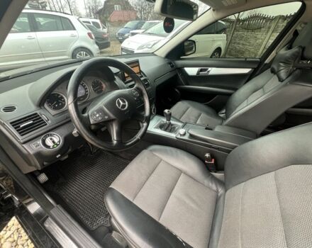 Черный Мерседес Ц-Класс, объемом двигателя 2.2 л и пробегом 279 тыс. км за 7999 $, фото 16 на Automoto.ua