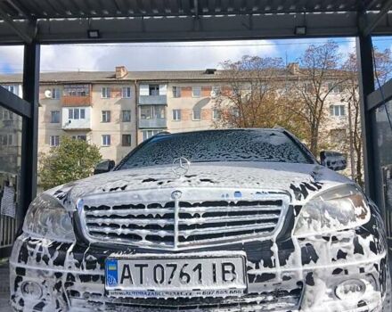 Черный Мерседес Ц-Класс, объемом двигателя 2.15 л и пробегом 355 тыс. км за 8900 $, фото 1 на Automoto.ua