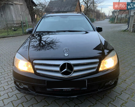 Черный Мерседес Ц-Класс, объемом двигателя 2.2 л и пробегом 425 тыс. км за 8550 $, фото 7 на Automoto.ua