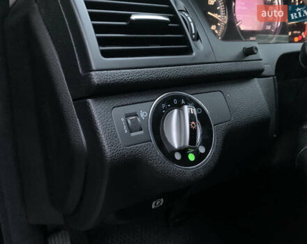 Черный Мерседес Ц-Класс, объемом двигателя 2.2 л и пробегом 425 тыс. км за 8550 $, фото 19 на Automoto.ua