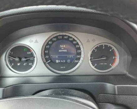 Черный Мерседес Ц-Класс, объемом двигателя 2.1 л и пробегом 310 тыс. км за 7500 $, фото 6 на Automoto.ua