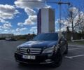 Чорний Мерседес Ц-Клас, об'ємом двигуна 3.2 л та пробігом 288 тис. км за 5550 $, фото 1 на Automoto.ua