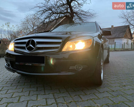 Черный Мерседес Ц-Класс, объемом двигателя 2.2 л и пробегом 425 тыс. км за 8550 $, фото 10 на Automoto.ua