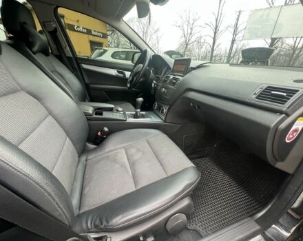 Черный Мерседес Ц-Класс, объемом двигателя 2.2 л и пробегом 279 тыс. км за 7999 $, фото 10 на Automoto.ua