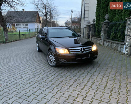 Черный Мерседес Ц-Класс, объемом двигателя 2.2 л и пробегом 425 тыс. км за 8550 $, фото 4 на Automoto.ua