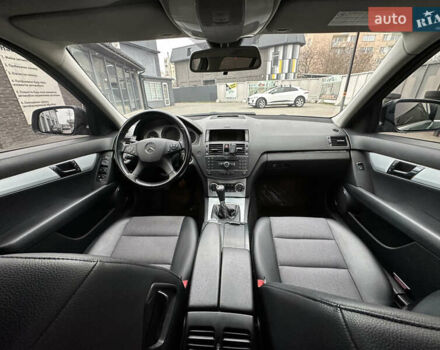 Чорний Мерседес Ц-Клас, об'ємом двигуна 1.8 л та пробігом 289 тис. км за 8500 $, фото 14 на Automoto.ua