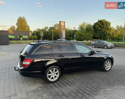 Чорний Мерседес Ц-Клас, об'ємом двигуна 2.15 л та пробігом 415 тис. км за 7800 $, фото 1 на Automoto.ua