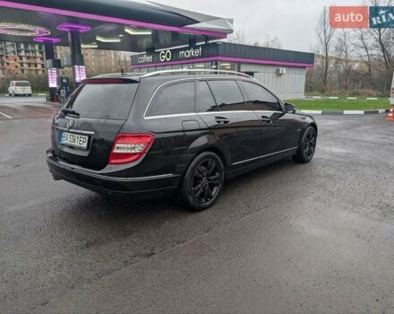 Черный Мерседес Ц-Класс, объемом двигателя 2.14 л и пробегом 395 тыс. км за 8300 $, фото 9 на Automoto.ua