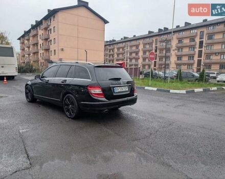 Черный Мерседес Ц-Класс, объемом двигателя 2.14 л и пробегом 395 тыс. км за 8300 $, фото 7 на Automoto.ua