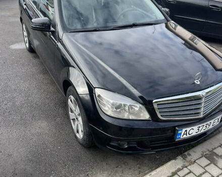 Черный Мерседес Ц-Класс, объемом двигателя 2.1 л и пробегом 294 тыс. км за 9300 $, фото 1 на Automoto.ua