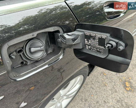 Черный Мерседес Ц-Класс, объемом двигателя 1.8 л и пробегом 201 тыс. км за 10999 $, фото 12 на Automoto.ua