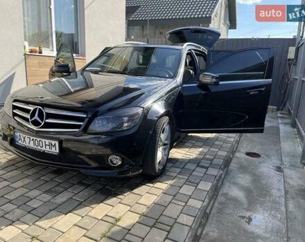 Черный Мерседес Ц-Класс, объемом двигателя 2.1 л и пробегом 302 тыс. км за 10000 $, фото 4 на Automoto.ua
