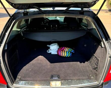 Чорний Мерседес Ц-Клас, об'ємом двигуна 2.2 л та пробігом 285 тис. км за 9200 $, фото 6 на Automoto.ua