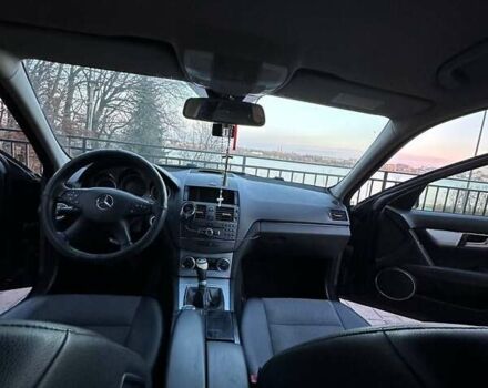 Чорний Мерседес Ц-Клас, об'ємом двигуна 2.15 л та пробігом 370 тис. км за 8000 $, фото 2 на Automoto.ua