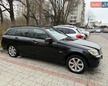 Черный Мерседес Ц-Класс, объемом двигателя 2.2 л и пробегом 326 тыс. км за 3699 $, фото 11 на Automoto.ua