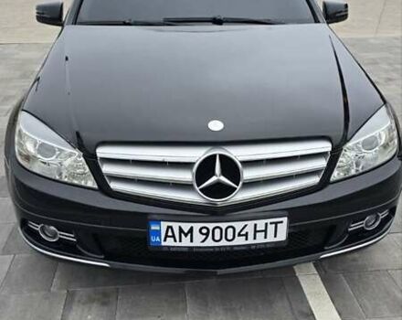 Черный Мерседес Ц-Класс, объемом двигателя 2.2 л и пробегом 296 тыс. км за 8100 $, фото 1 на Automoto.ua