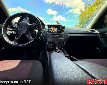 Чорний Мерседес Ц-Клас, об'ємом двигуна 2.2 л та пробігом 285 тис. км за 9200 $, фото 4 на Automoto.ua