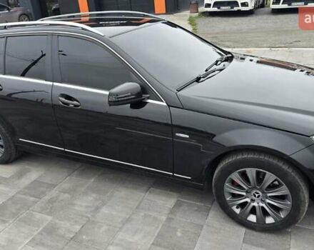 Черный Мерседес Ц-Класс, объемом двигателя 2.2 л и пробегом 296 тыс. км за 8100 $, фото 2 на Automoto.ua