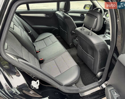 Черный Мерседес Ц-Класс, объемом двигателя 1.8 л и пробегом 201 тыс. км за 10999 $, фото 25 на Automoto.ua