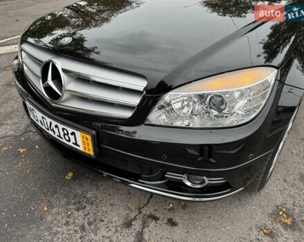 Черный Мерседес Ц-Класс, объемом двигателя 1.8 л и пробегом 201 тыс. км за 10999 $, фото 6 на Automoto.ua