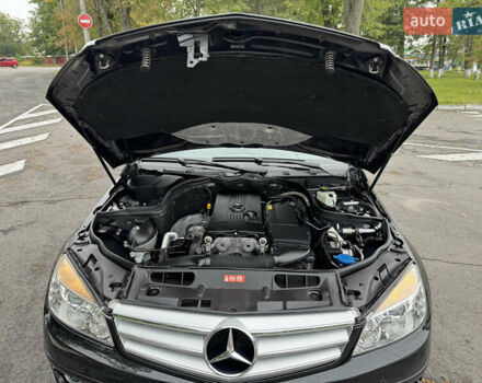 Черный Мерседес Ц-Класс, объемом двигателя 1.8 л и пробегом 201 тыс. км за 10999 $, фото 30 на Automoto.ua